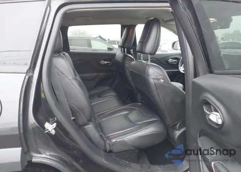 2016 Jeep Cherokee Trailhawk z USA, uszkodzony, nr VIN 1C4PJMBS1GW102917